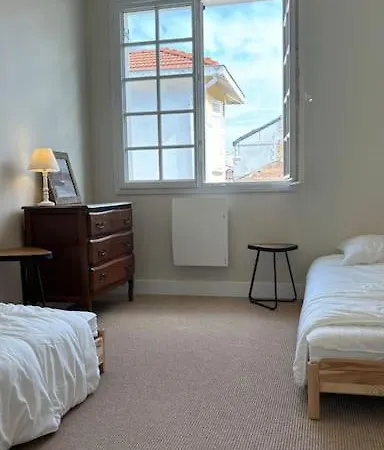 Maison Ausiphica بيت للعطل