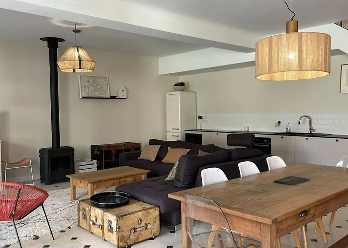 Semesterbostad Maison Ausiphica